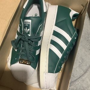 LIMITED EDITION SUPERSTAR W